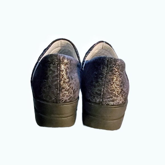 Align by Nurse mates slip on Animal print shoes. - Picture 8 of 8